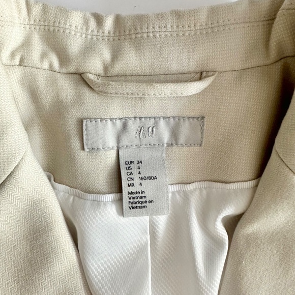 H&M - Cream Blazer - Picture 2 of 5